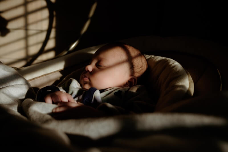 baby doorslapen